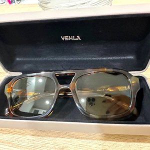 NEW IN BOX Vehla Dixie Sunglasses in Tort/Sage